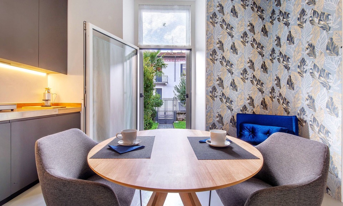 Lecco Apartment | Apartment 'Dimora Lierna' with Private Garden, Wi-Fi and Air Conditioning