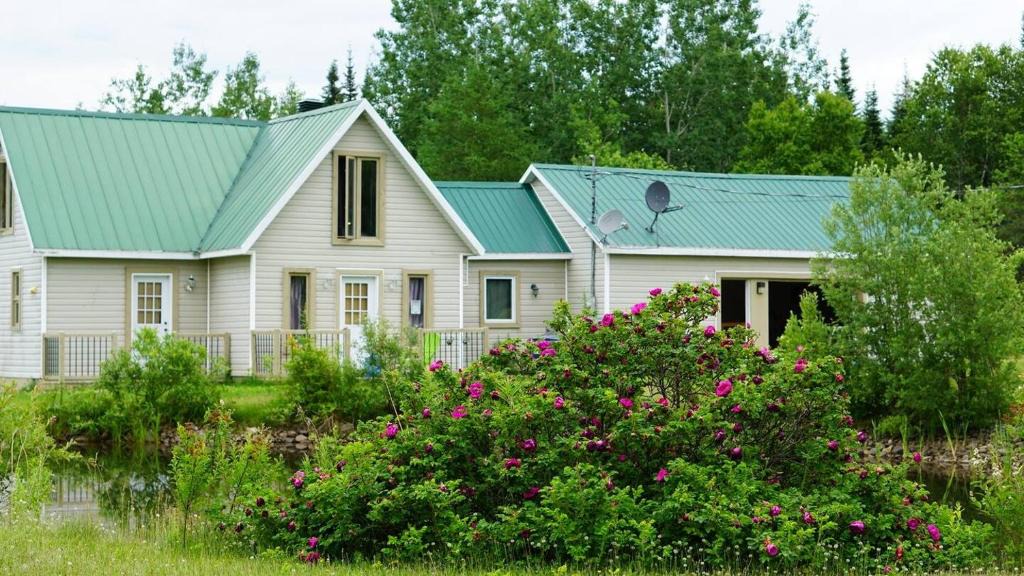 Notre-Dame-Auxiliatrice-de-Buckland Ski Chalet | Spa & Adventure - Chalet Bellevue