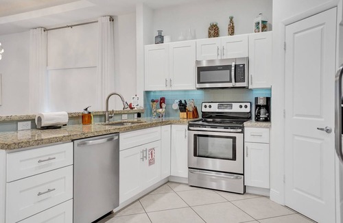 South Corals House | Coral Reef Villa 🌴 Private Heated Pool, Grill, Private Patio | 1.9 mi to Beach 🏖️