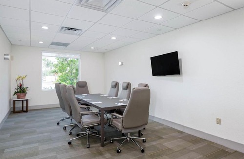 Boynton Beach Hotel | Holiday Inn Express & Suites Boynton Beach West by IHG