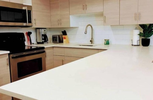 Southside House | Serene 2-bedroom basement in Edmonton perfect for relaxing getaways