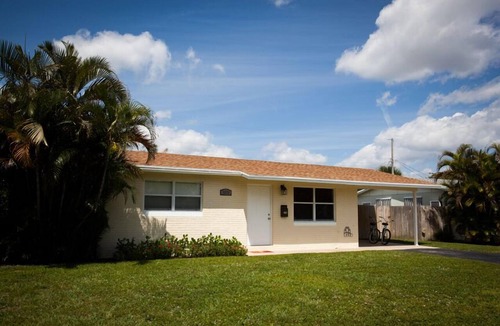Parker Ridge House | Spacious 3/2 Private Home w/Heated Pool located 1 block from Dreher Park