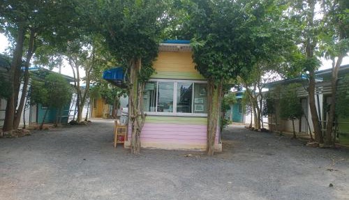 เพชรรัตน์รีสอร์ทแอนด์สปา in Suratthani