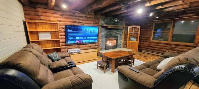 Authentic Log Cabin in the Pocono Mountains in White Haven