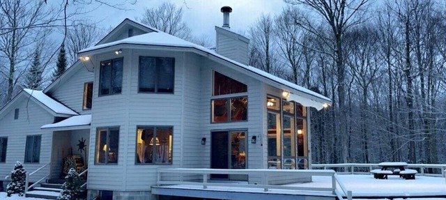 Bearfoot Camp~ Luxurious Home on 5 Private Acres Pet Friendly in Old Forge