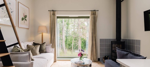 Beautifully presented holiday home in the Cotswolds with pretty balcony - The Old Workshop in Combrook