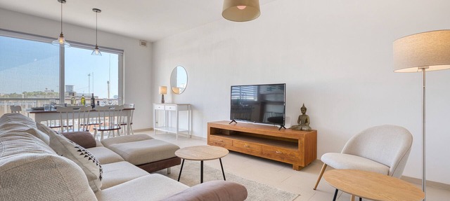 Bright & airy 3 bedroom flat with balcony LAGI1-1 in Luqa