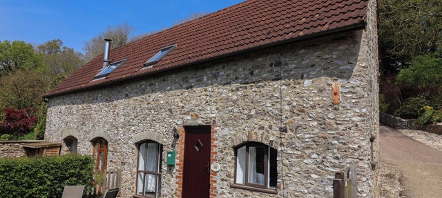 BUTTERTON COTTAGE, pet friendly, character holiday cottage in Honiton in Honiton