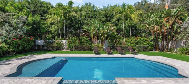 Charming 4-Bedroom Beach Bungalow with Idyllic Pool & Backyard in Tequesta