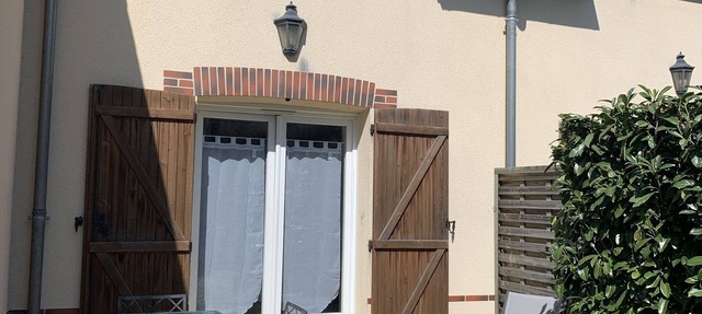Charming, quiet duplex cottage with terrace/garden in Ardon