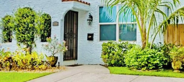 Close to beach & shopping & airport Charming Mission Style Home built in 1926. in West palm Beach