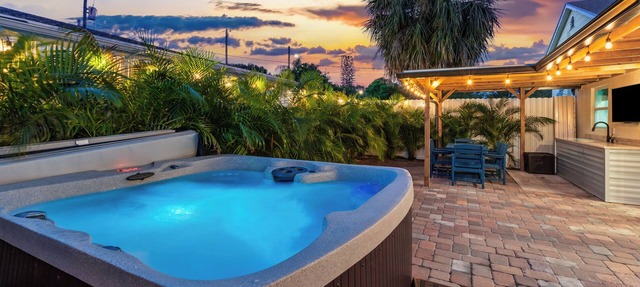 Coastal Wellness Oasis - Hot Tub, Sauna & Cold Plunge Near Beach in Lake Worth Beach