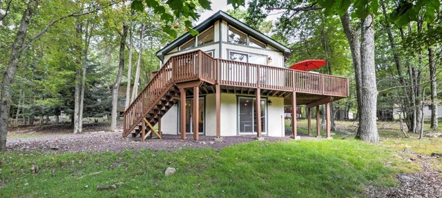 Cozy Lake Harmony Home with Deck - Between 2 Lakes! in Lake Harmony