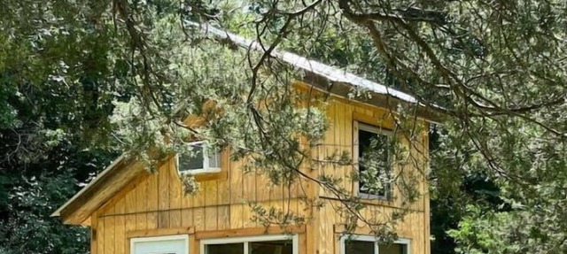 Cozy Tiny Cabin Retreat in Monticello