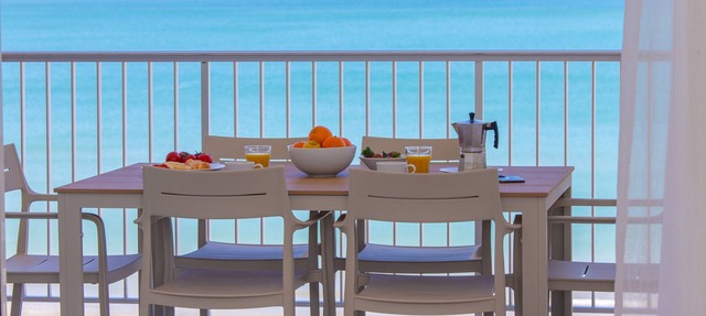 Cullera Beachfront Terrace Apartment in Cullera