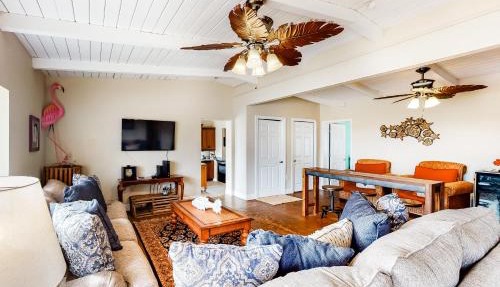 Dog-friendly beach home with expansive deck amazing views & outdoor shower in Pensacola Beach
