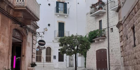 Domus bianca in Putignano