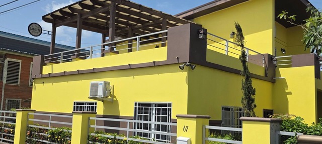Downtown Haven, Modern Comfort Cozy Luxury Home. in San Ignacio