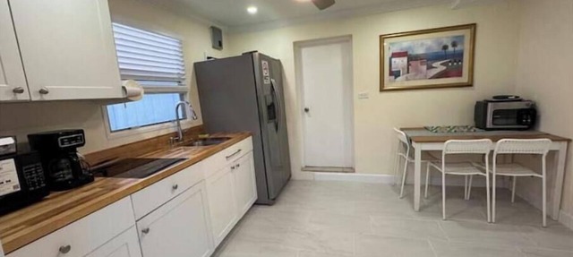 Full Kitchen Private Apartment Bidet in Bt in West Palm Beach