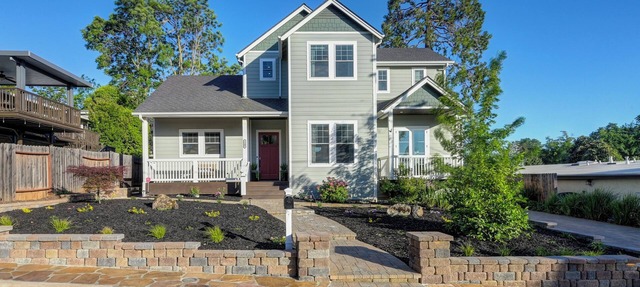 Gorgeous 4-bedroom house steps to Historic Folsom's Sutter Street & Lake Natoma in Folsom