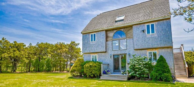 Great Vineyard getaway! in Edgartown