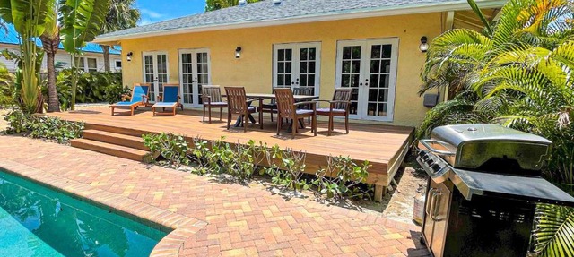 Historic Yellow Finn in West Palm Beach