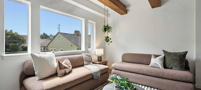 Kerns 6BR - New Spanish Style Group Stay in Portland