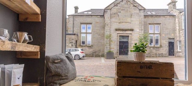 Kinross Residence - sleeps 6 guests in 2 bedrooms in Kinross