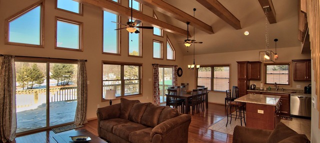 Lakefront Property Private 37 Ft Dock Fire Pit Steps To Bars/Rest. WIFI BBQ in Lake Harmony
