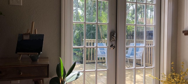 Large lock off room on the backside of our home, 2 miles from beaches. US1&PGA in North Palm Beach