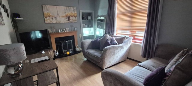 Lovely Dundee Dreams Cosy 2 Bedroom Apartment with off Street Parking & Gardens in Dundee