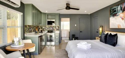 Lytle Palm Studio in West Palm Beach