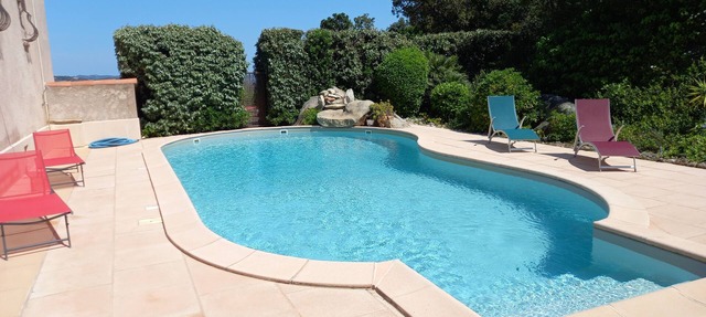 Mini villa studio cosy 19 m2 for 2 persons clim swimming pool, sea and mountain view in Porto-Vecchio