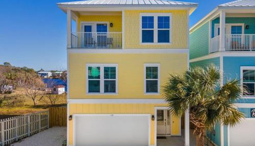 Modern House with pool access near the beach! in Panama City Beach
