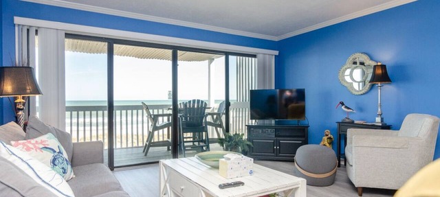 Ocean Front 2 Bedroom Condo with Pool in Carolina Beach