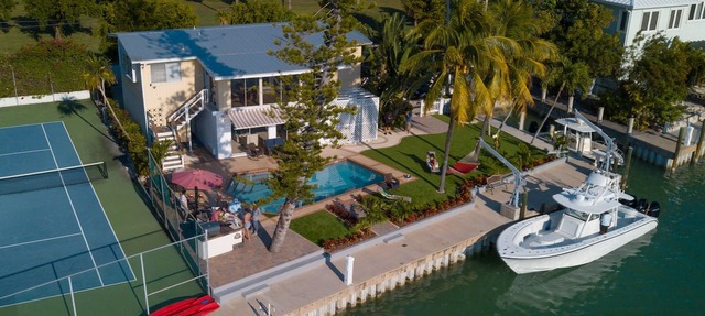 Ocean Side Waterfront Exclusive Affordable Home - Pool , Tennis, Fishing & Golf in Marathon
