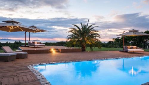 Paradis Sur Terre Ocean View Fiji Villa for 12 with 2 Private Pools in Lauwaki
