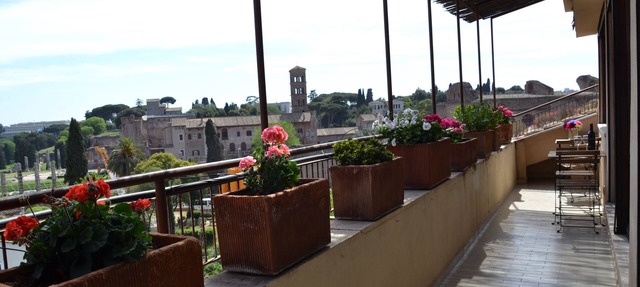 PENTHOUSE WITH VIEW NEAR THE COLOSSEUM in Roma