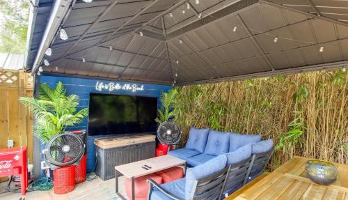 Private Backyard Experience with Hot Tub! in Gulfport