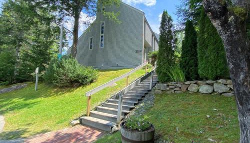 R7 Ski-in Ski-out Bretton Woods Townhome on 2-mile home trail Mt Washington views in Carroll