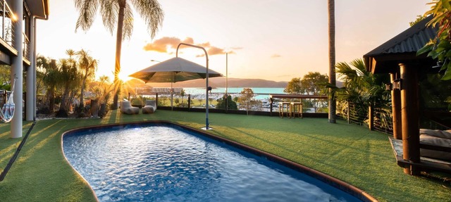 'Sail Away' Airlie Beach house with Private Pool! in Airlie Beach