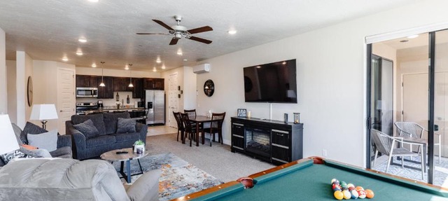 Sand Hollow Condo- Sleeps 8- Right next to pool in Hurricane