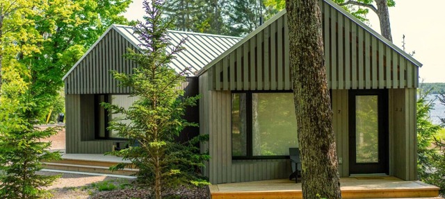 Sauna Trail Hideaway at Dimensions | Cabin Seven | Breakfast Included in Algonquin Highlands