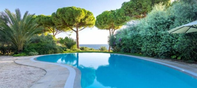 Seaside villa with pool in Taranto in Taranto