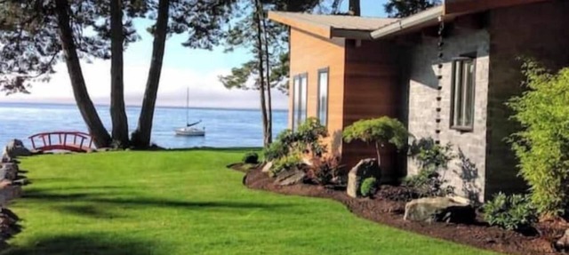 Secluded, peaceful, ocean front home. Close to all amenities/outdoor activities. in Sooke