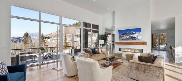 Ski-In/Ski-Out Colony Home w/Hot Tub in Park City