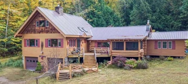 Spacious and Charming 5 bedroom cabin, 2 miles to Minerva Lake in Minerva