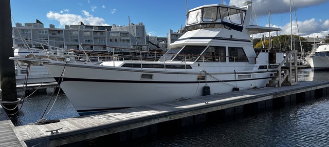 Spacious & Comfy 2BR/2Bath Yacht -Toasty Heat- On Freedom Trail-Walk to Downtown in Boston