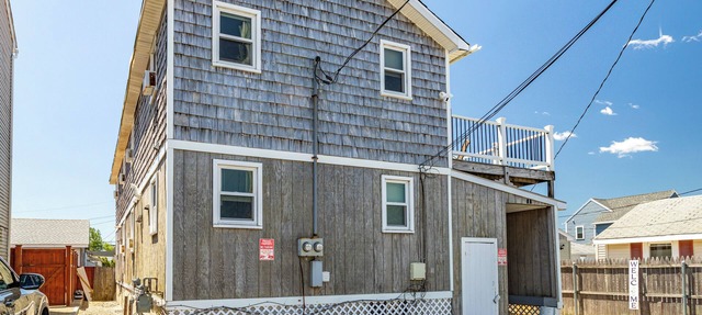 Spacious Ocean Home Only One Block Away From the Beach in Hampton
