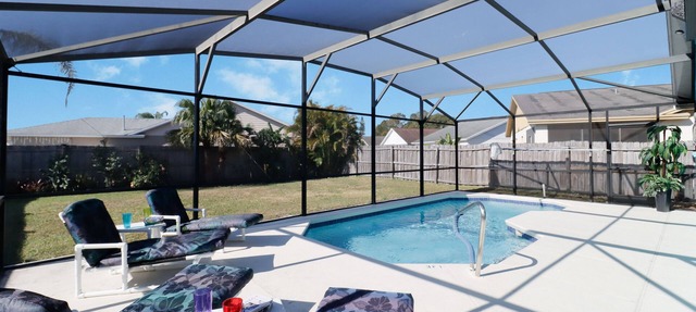 Stress-Free Disney Stay-Private Pool & Fenced Yard in Kissimmee